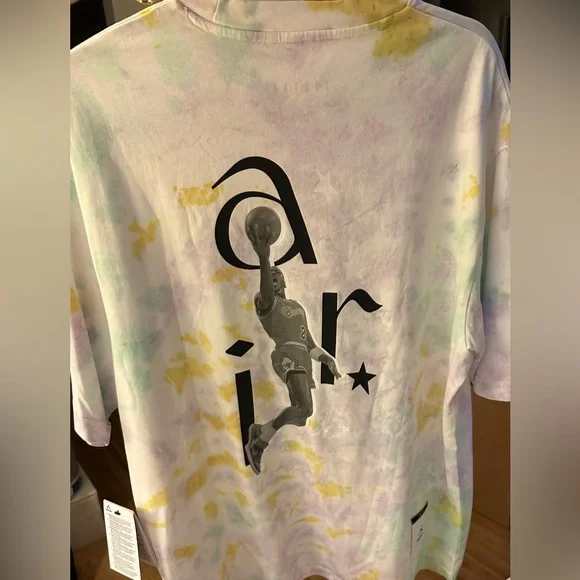 Air Jordan Men's Tie Dye T-Shirt in Doll Size Medium Men NWT - Picture 2 of 7